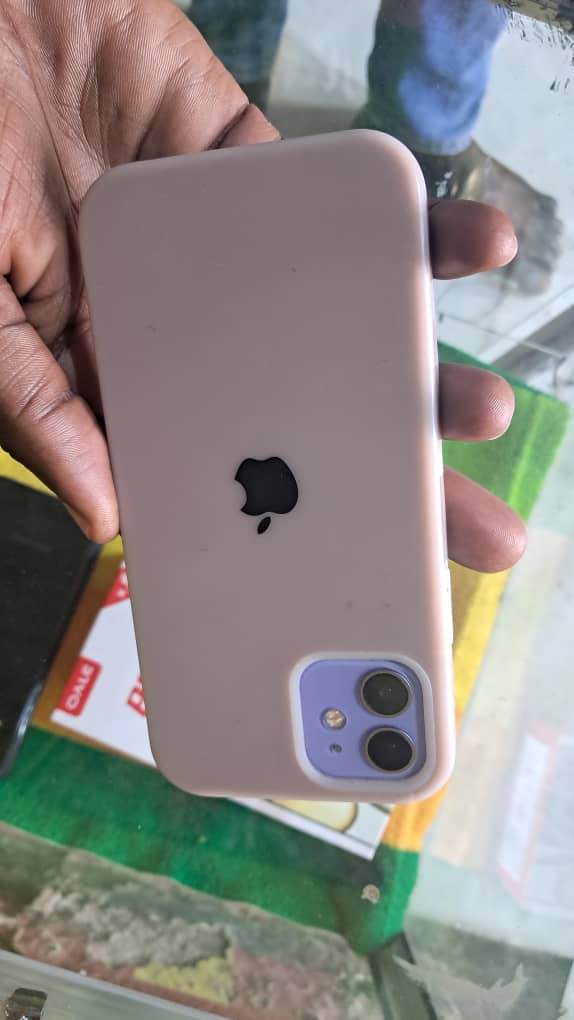 A picture of iPhone 12