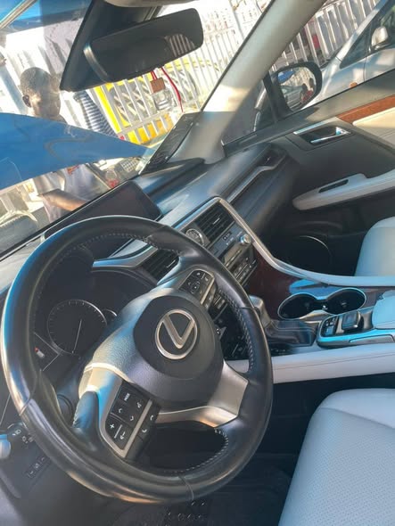 A picture of 2016 barely used RX350