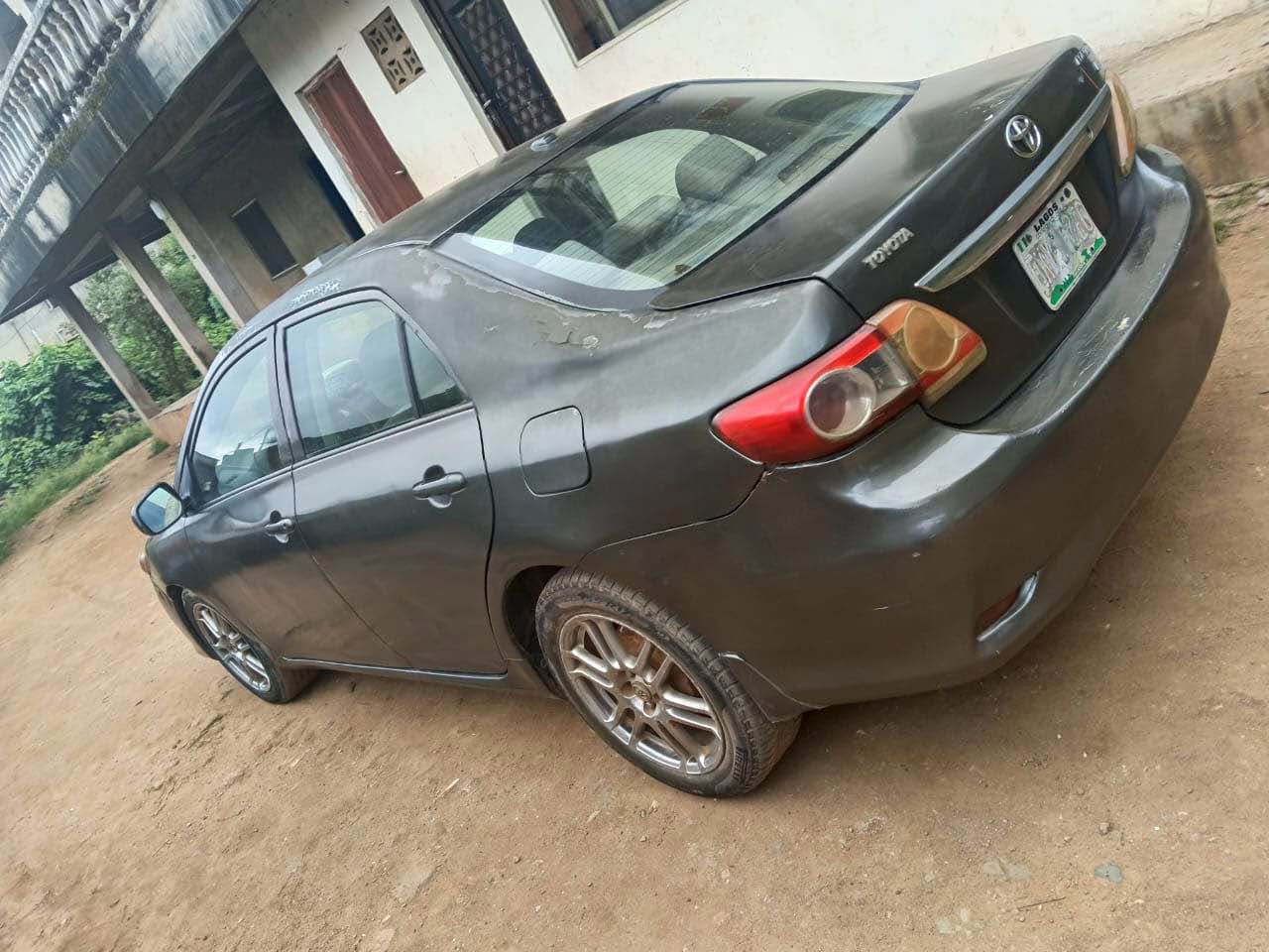 A picture of toyota corolla
