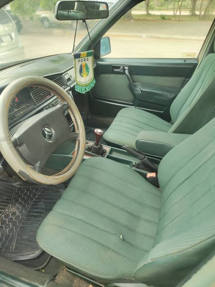 A picture of Mercedes Benz 190E