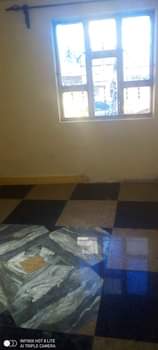 A picture of Singo selfu inapangishwa maunt meru nyuma ya maunt point