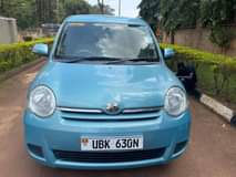 A picture of Toyota Sienta 2007
