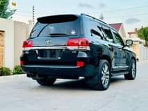 A picture of V8 v8 v8 0627544832