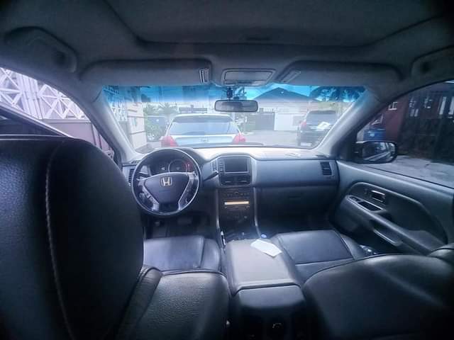 A picture of Honda pilot