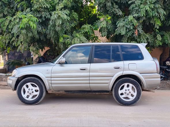 A picture of Toyota RAV4 0712188493