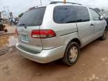 A picture of 2002 2003 Toyota sienna Pure first body but smoking engine