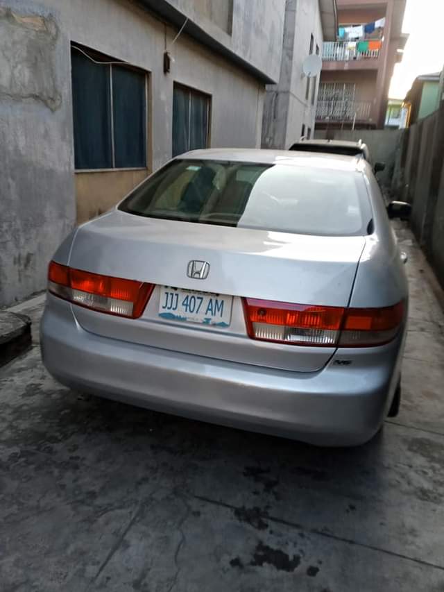 A picture of Honda Accord 2003