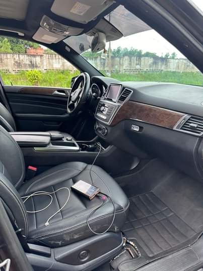 A picture of 2013 ML350 neatly upgraded to GLE350 All components are intact