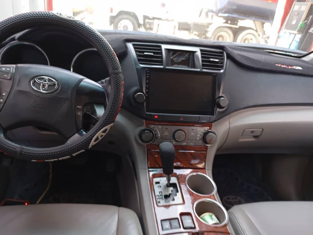A picture of Brand Toyota Highlander Model 2008 upgraded to 0 12 Engine
