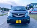 A picture of TOYOTA ALPHARD Car in mint condition Year 2004 Cc 2360