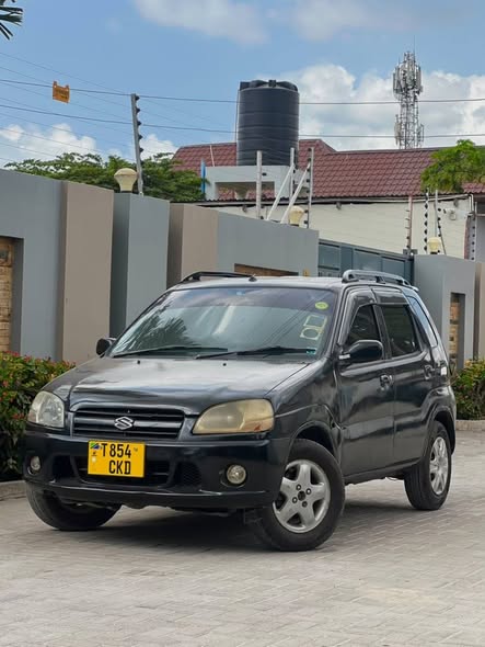 A picture of SUZUKI SWIFT0767058883