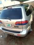 A picture of Toyota sienna 2002