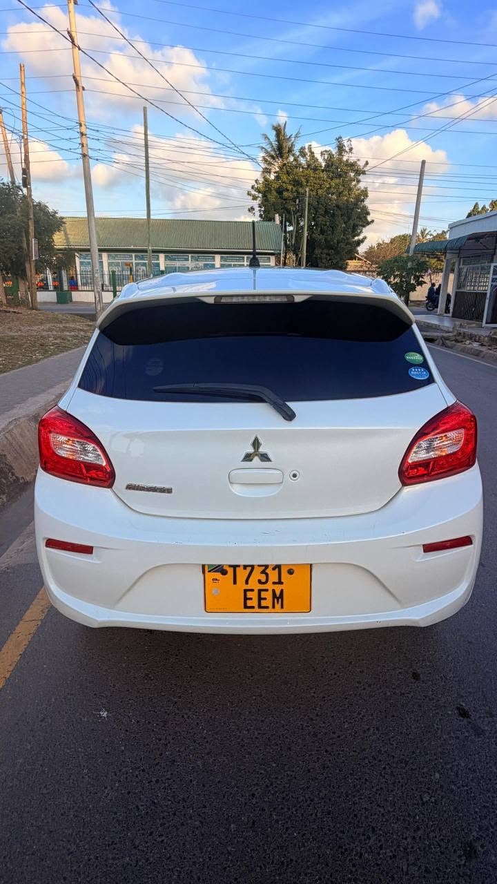 A picture of Mitsubishi mirage inauzwa 13million maongezi