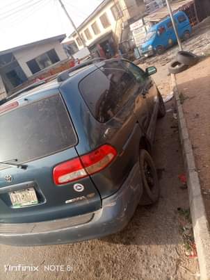 A picture of Toyota Sienna