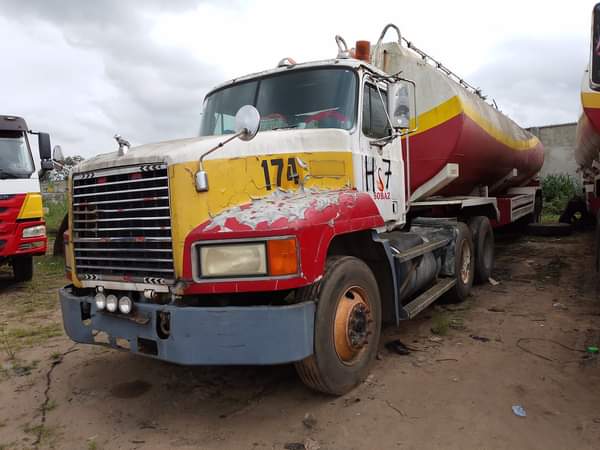 A picture of The howo head is 30 million Mack head 15million and