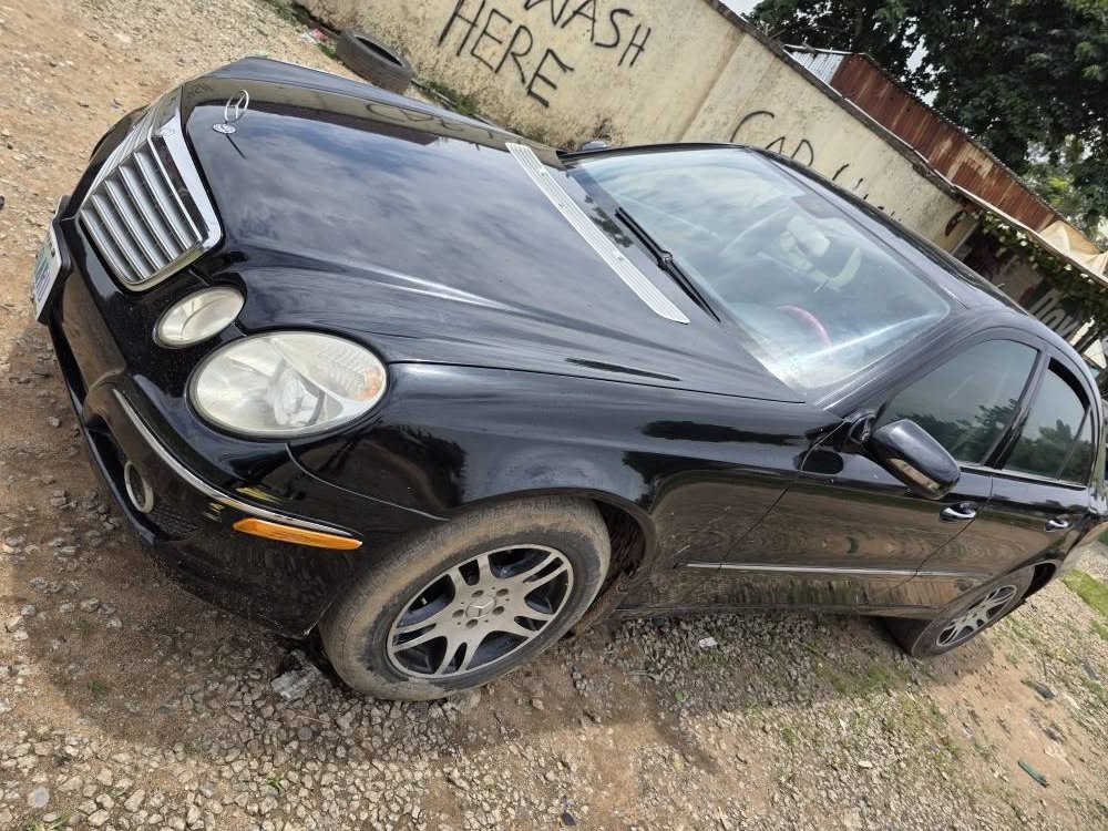 A picture of Benz E350 2008