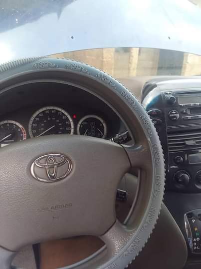 A picture of Neatly used Toyota sienna 05 CE