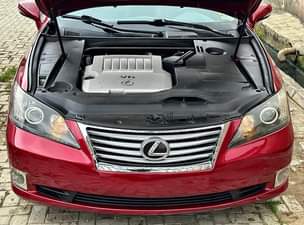 A picture of Foreign Used ES350 2012