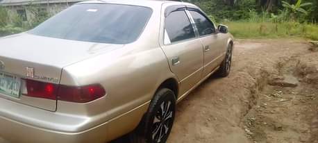 A picture of 2001 Toyota Camry 2001 Envelope light