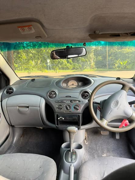 A picture of TOYOTA VITZ