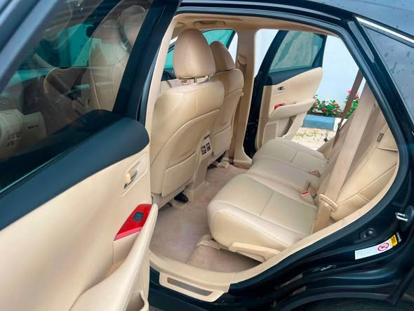 A picture of Tokunbo Lexus rx350 2011