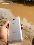 A picture of Nauza Samsung J7 simu iko safi ila inacrak zisizo na