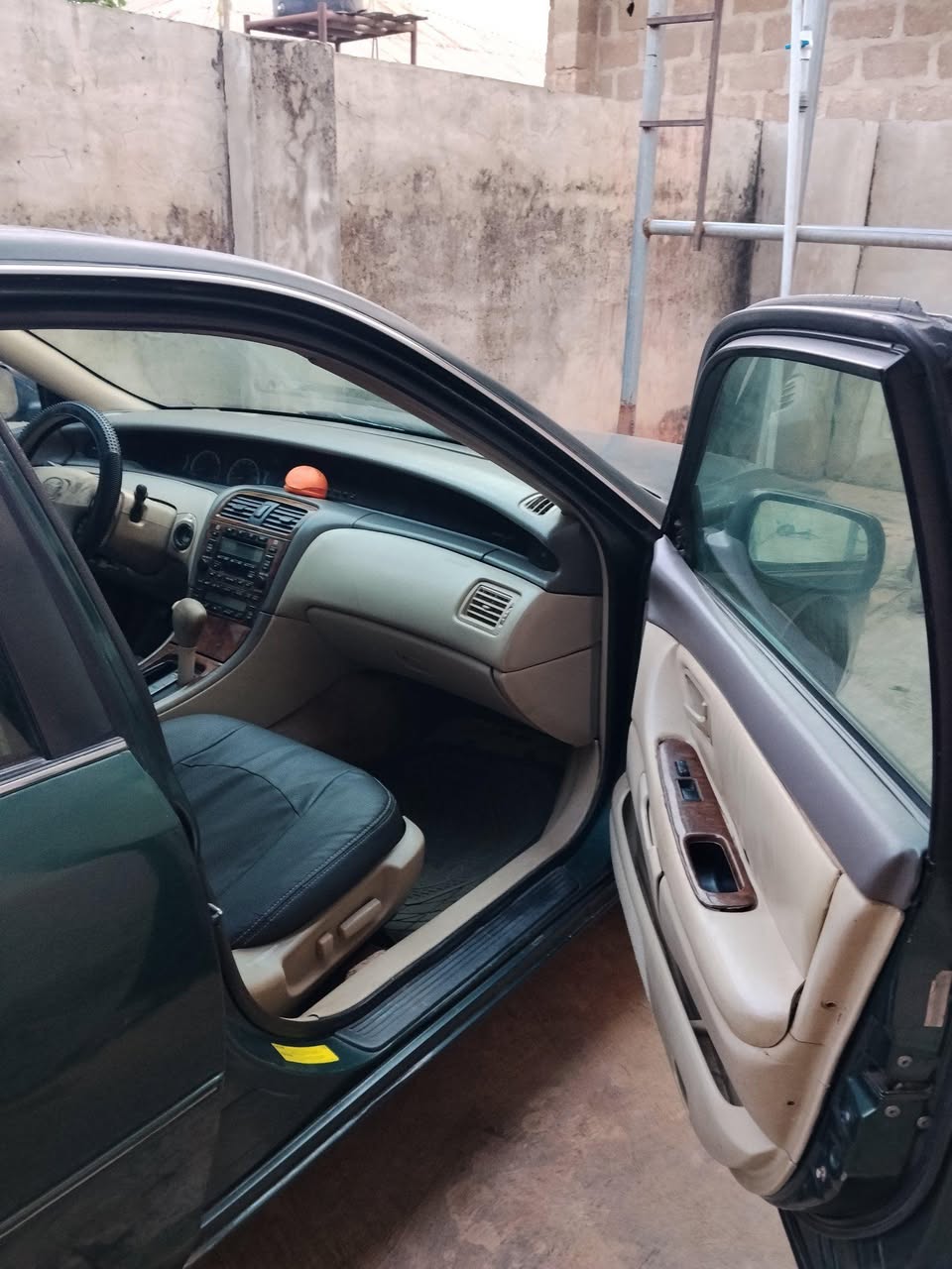 A picture of Toyota Avalon automatic gearbox