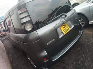 A picture of 2007 Toyota Sienta