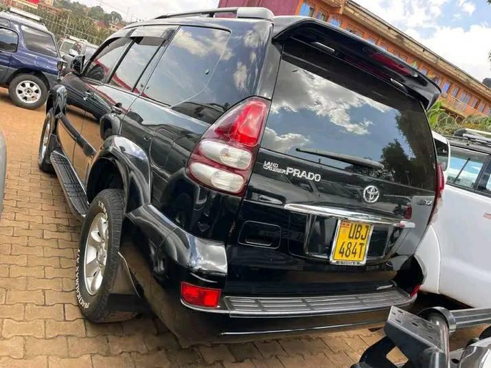 A picture of TX Land cruiser Ronaldo petrol vvti 2.7cc at 75m needed
