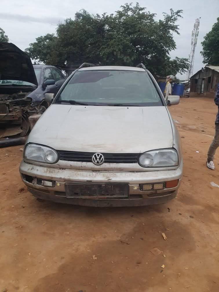 A picture of 2004 Volkswagen golf iii
