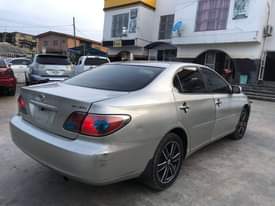 A picture of Lexus Es330