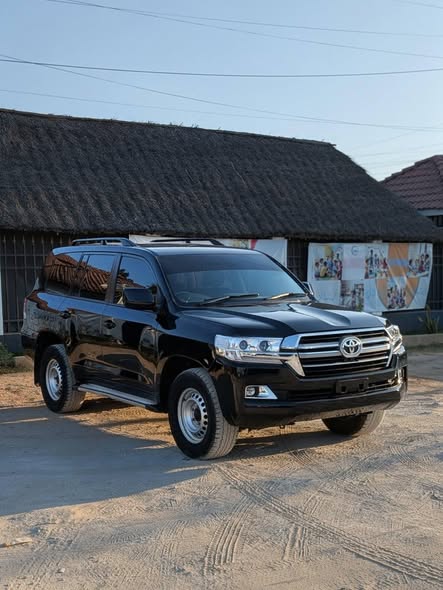 A picture of TOYOTA LANDCRUISER 200 SERIES Registered no TEN 2017 Converted to
