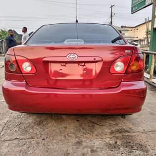 A picture of TOYOTA COROLLA 2004
