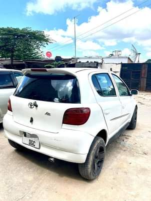 A picture of TOYOTA VITZ