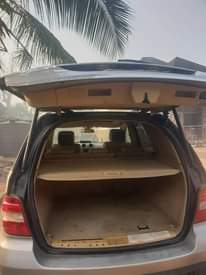 A picture of 2007 ML350 First body Engine Gear and AC very sound
