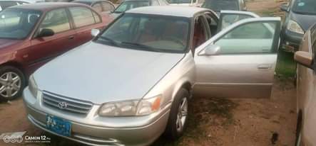 A picture of 2000 Toyota Camry