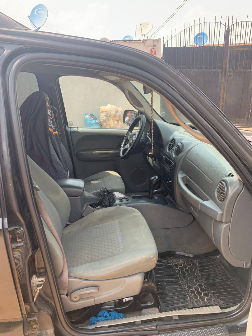 A picture of Jeep 08103497110