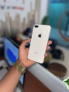 A picture of Iphone 8 plus 64Gb Bh 100 Bei ni 280k tuu