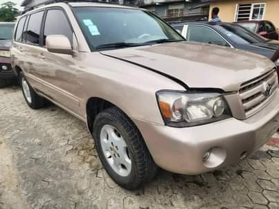 A picture of 200 Toyota Corolla Highlander