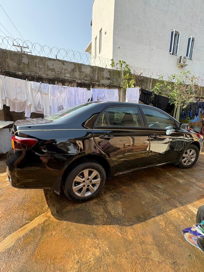 A picture of 2010 Toyota corolla