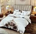 A picture of  14pc set duvet covers 4 pillowcases 2 bedsheets...1 fitted