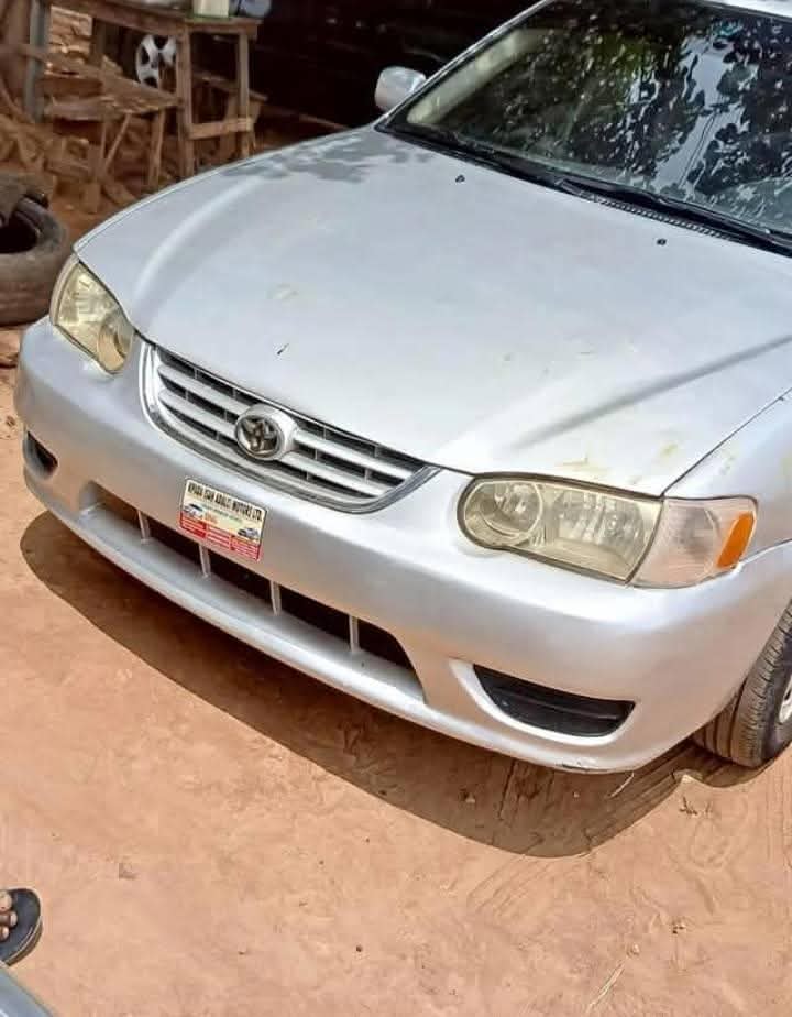 A picture of 2002 Toyota 2002 small but mighty