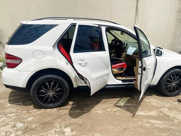 A picture of KB AUTOs Mercedes Benz ML350 No need to buy Belgium