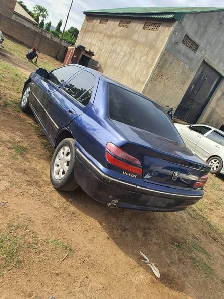 A picture of 07064943020 DISTRESS SALE CLEAN PEUGEOT 406 MANUAL PRICE 2 1M