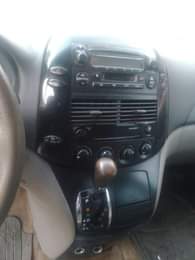 A picture of Yes Toyota Sienna 2006 model Engine and gear sound Body