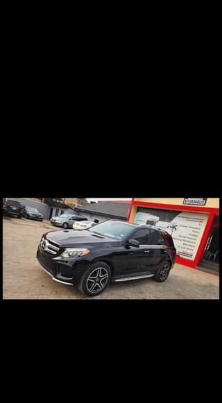 A picture of Mercedes Benz GLE350 35m