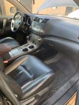 A picture of Neatly used highlander 2009 Pure first body Asking price 5