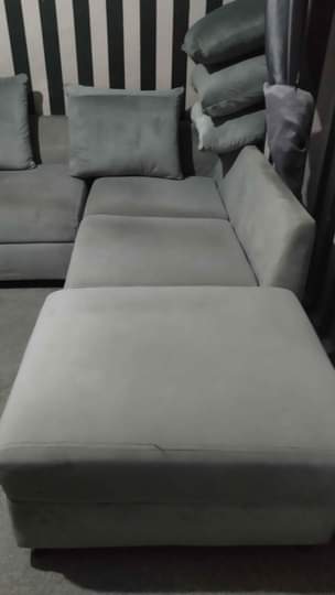 A picture of L chair