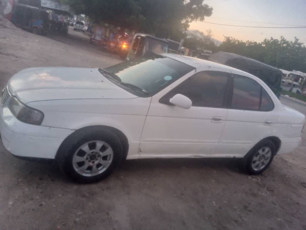 A picture of Nissan Sunny 0618032112 Call whatsapp