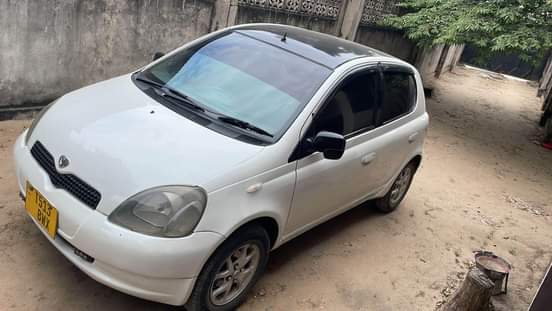 A picture of TOYOTA VITZ